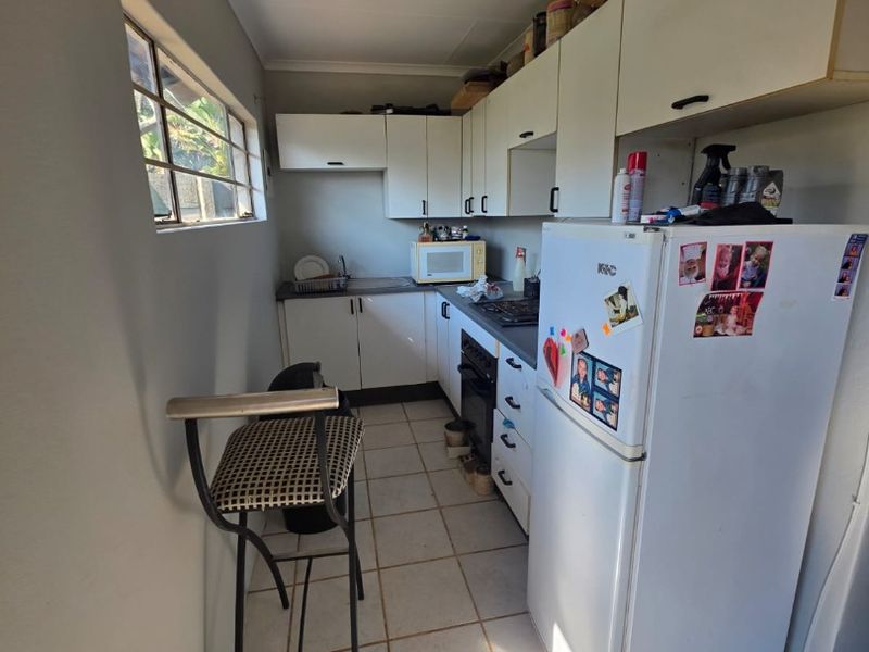 4-Bedroom Family Home with Separate Flat in Crystal Park, Benoni - Photo 8