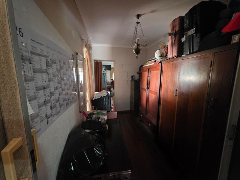 4-Bedroom Family Home with Separate Flat in Crystal Park, Benoni - Photo 6