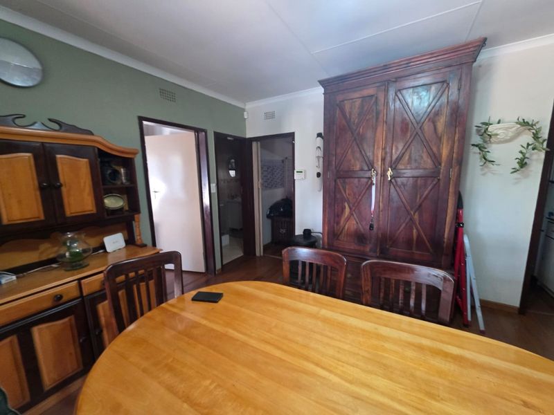 4-Bedroom Family Home with Separate Flat in Crystal Park, Benoni - Photo 5