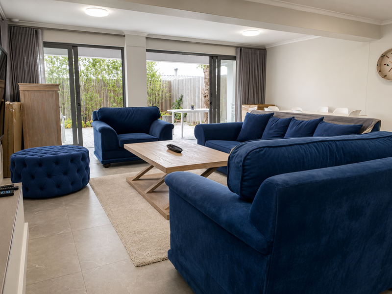 Fully Furnished Camps Bay Garden Apartment | Private Entrance | Walk to the Beach - Photo 2