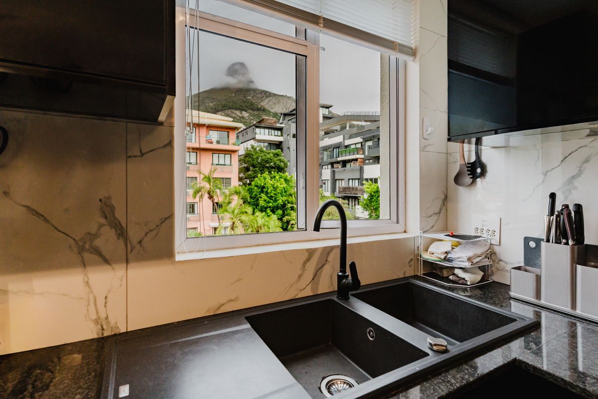 Luxury Apartment with Exceptional Investment Potential - Photo 2