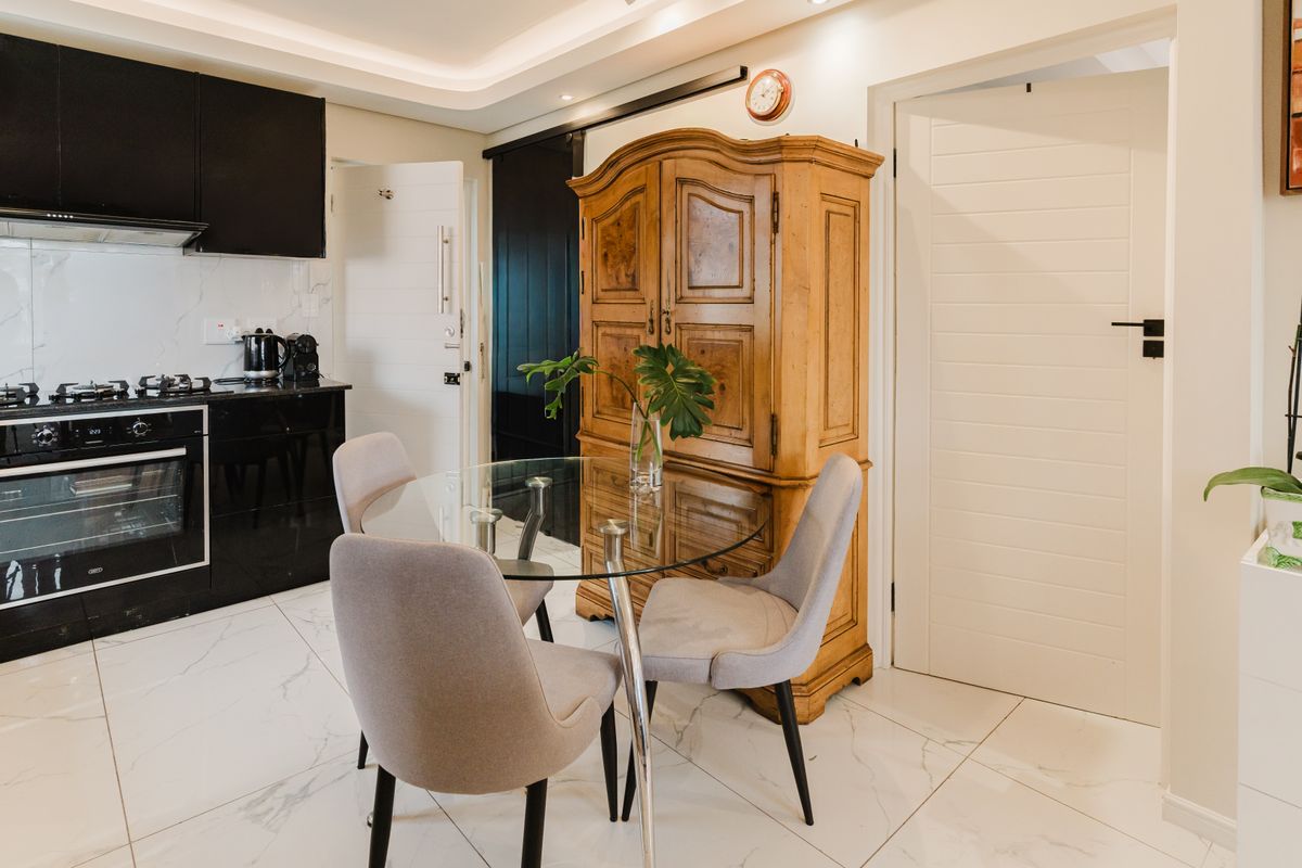 Luxury Apartment with Exceptional Investment Potential - Photo 4