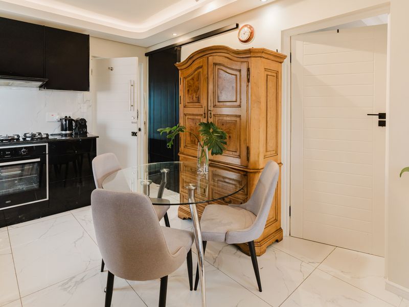 Luxury Apartment with Exceptional Investment Potential - Photo 4
