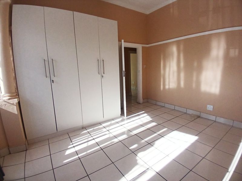 NORTH END 3 BED 2 BATH HOUSE WITH PARKING FOR RENT - Photo 3