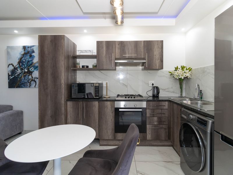 Luxury Ground Floor Apartment – The Perfect Home or High-Return Investment - Photo 6