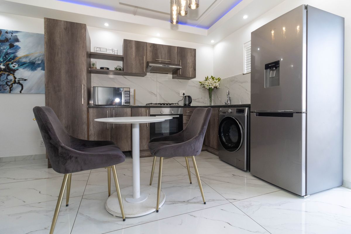Luxury Ground Floor Apartment – The Perfect Home or High-Return Investment - Photo 5