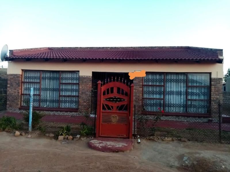 This beautiful three bedrooms property its situated in Soshanguve Block P - Photo 6