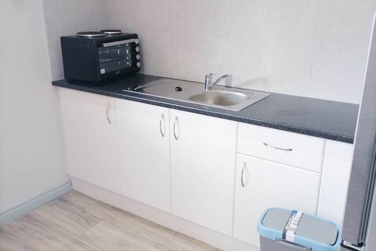 NEWTON PARK FURNISHED 1 BED 1 BATH APARTMENT FOR RENT - Photo 3