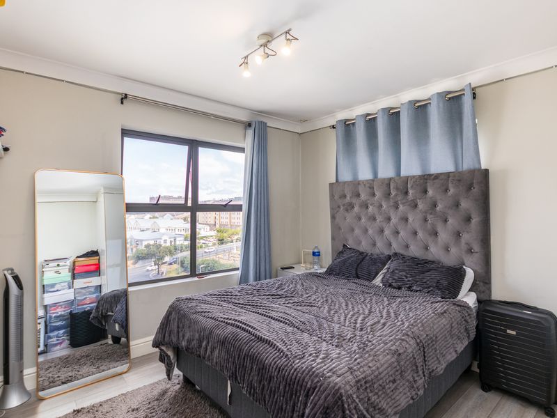 Modern 3-Bedroom Apartment for Sale in The Maddison, Observatory - Photo 8