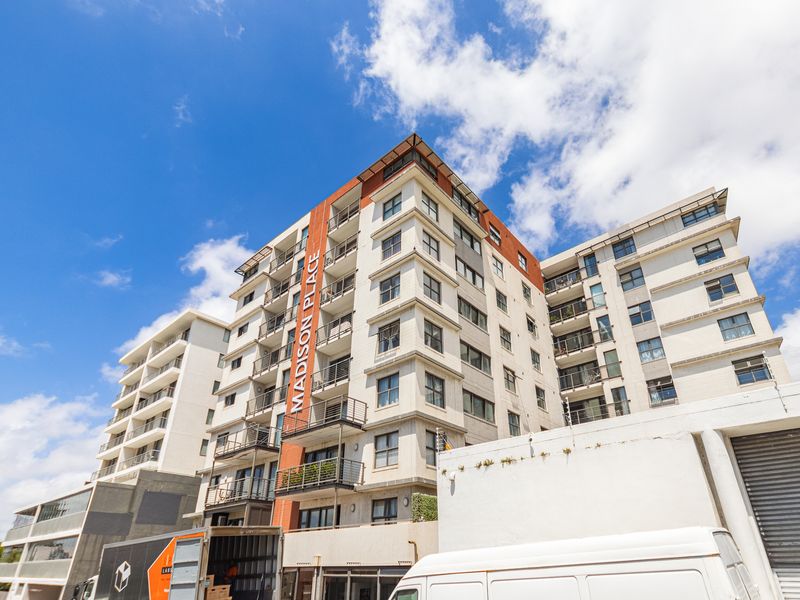 Modern 3-Bedroom Apartment for Sale in The Maddison, Observatory - Photo 2
