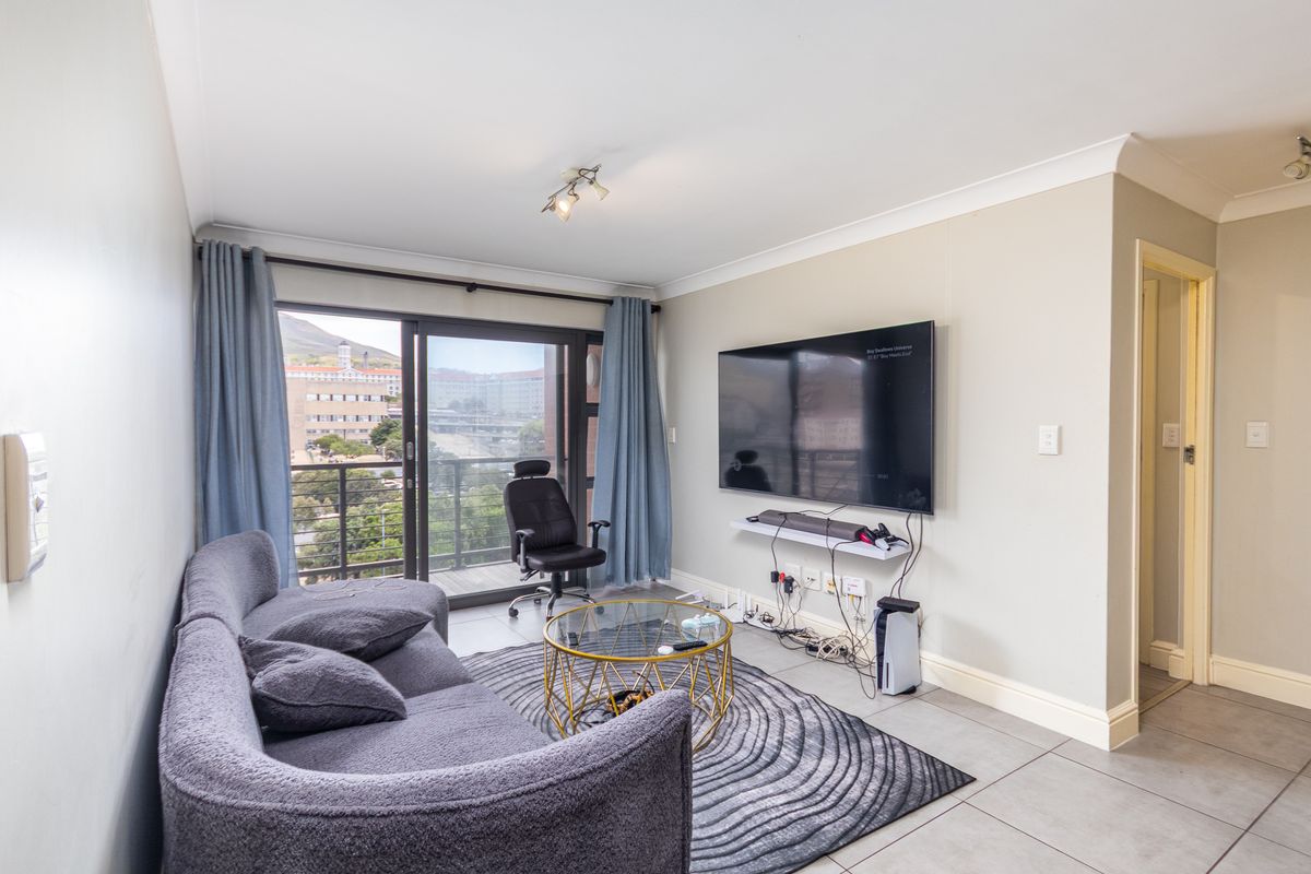 Modern 3-Bedroom Apartment for Sale in The Maddison, Observatory - Photo 5