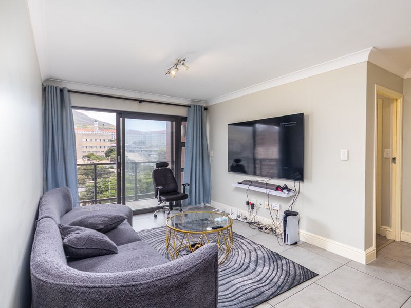 Modern 3-Bedroom Apartment for Sale in The Maddison, Observatory - Photo 5