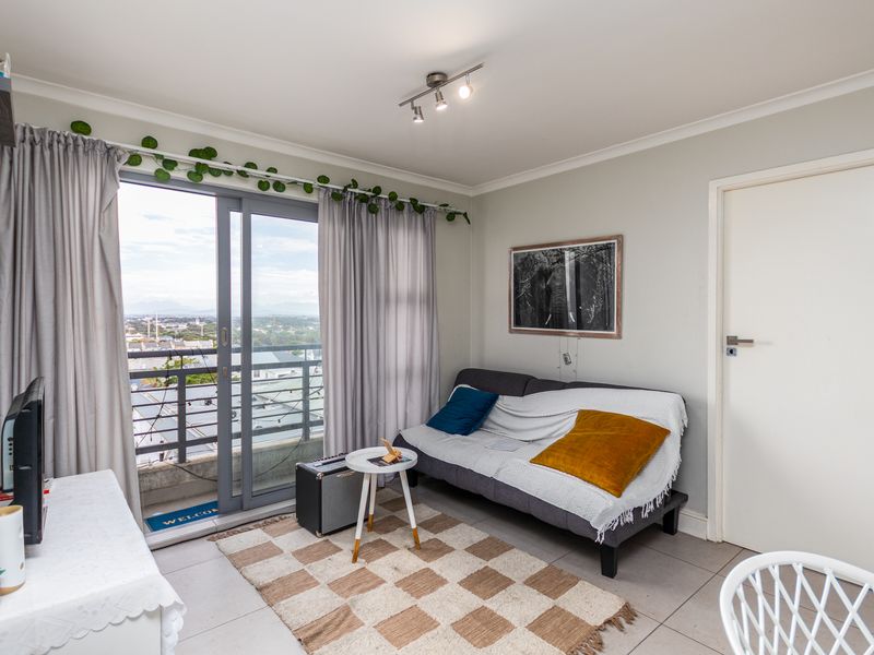 Contemporary 2-Bedroom Apartment for Sale in The Paragon, Observatory - Photo 3