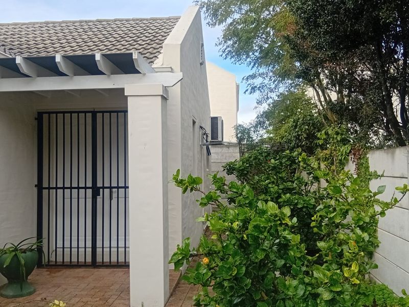 Charming Pet-Friendly Family Home to Rent in Pinehurst - Photo 4