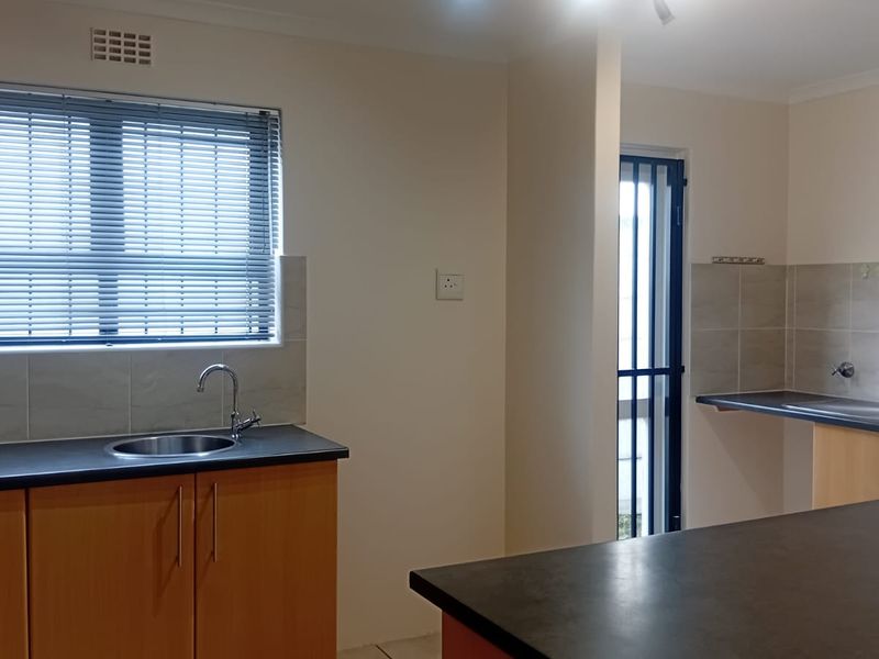 Charming Pet-Friendly Family Home to Rent in Pinehurst - Photo 8