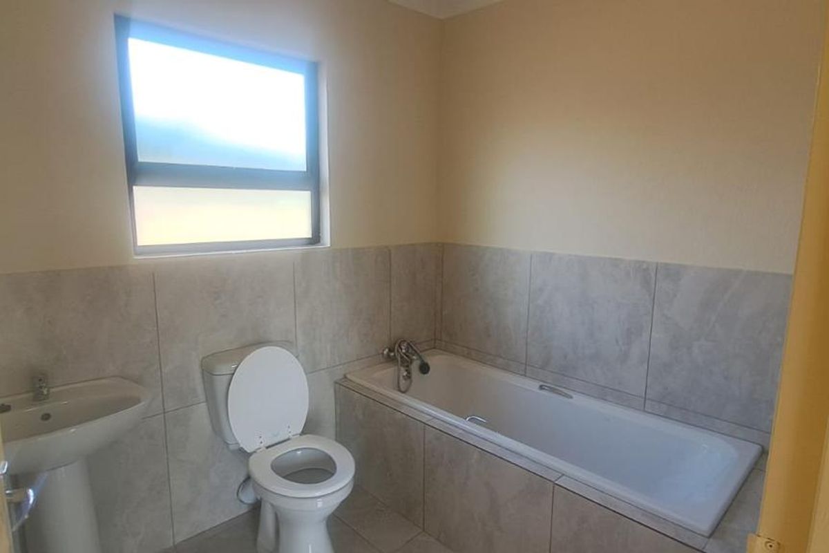 New Deveopment - Charming 2-Bedroom Home for Sale in Reiger Park - Photo 2