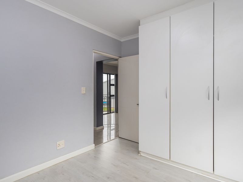 2 BEDROOM , 1 BATHROOM GEM A ROAD AWAY FROM BEAUTIFUL BLOUBERG BEACH FRONT - Photo 8