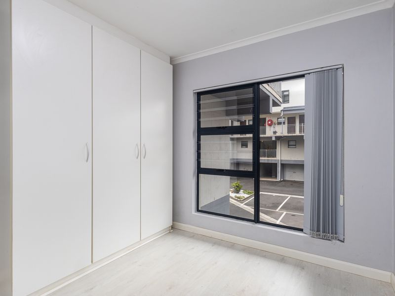 2 BEDROOM , 1 BATHROOM GEM A ROAD AWAY FROM BEAUTIFUL BLOUBERG BEACH FRONT - Photo 7