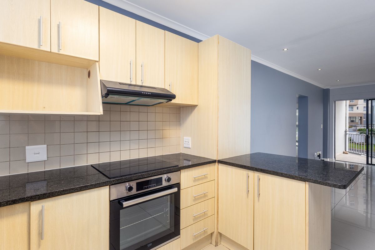 2 BEDROOM , 1 BATHROOM GEM A ROAD AWAY FROM BEAUTIFUL BLOUBERG BEACH FRONT - Photo 2