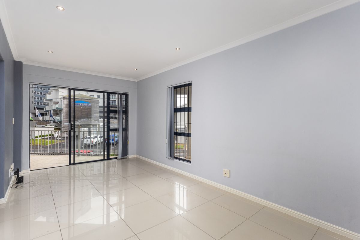 2 BEDROOM , 1 BATHROOM GEM A ROAD AWAY FROM BEAUTIFUL BLOUBERG BEACH FRONT - Photo 4