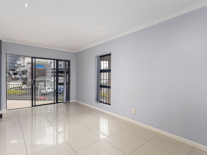 2 BEDROOM , 1 BATHROOM GEM A ROAD AWAY FROM BEAUTIFUL BLOUBERG BEACH FRONT - Photo 4