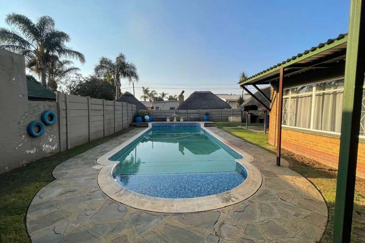 4 bedroom house for sale in Brakpan - Photo 4