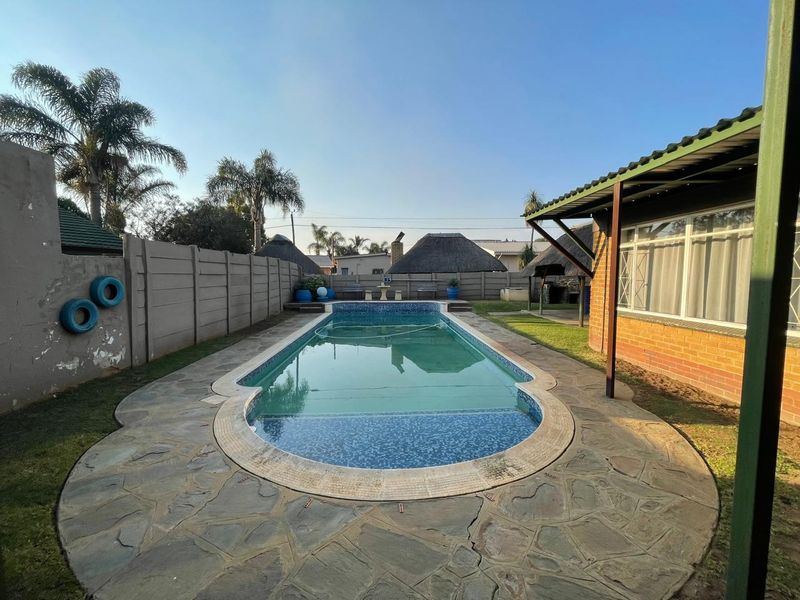 4 bedroom house for sale in Brakpan - Photo 4
