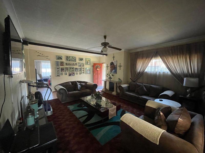 4 bedroom house for sale in Brakpan - Photo 6