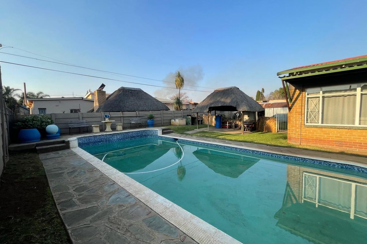 4 bedroom house for sale in Brakpan - Photo 3