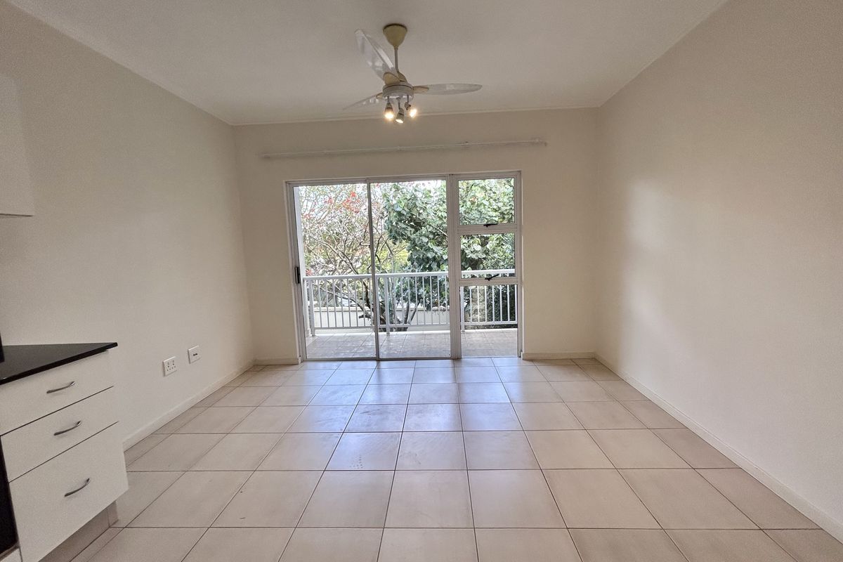 First Floor Apartment In Manor Estate - Photo 3