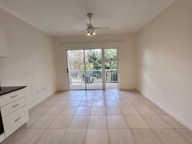 First Floor Apartment In Manor Estate - Photo 3