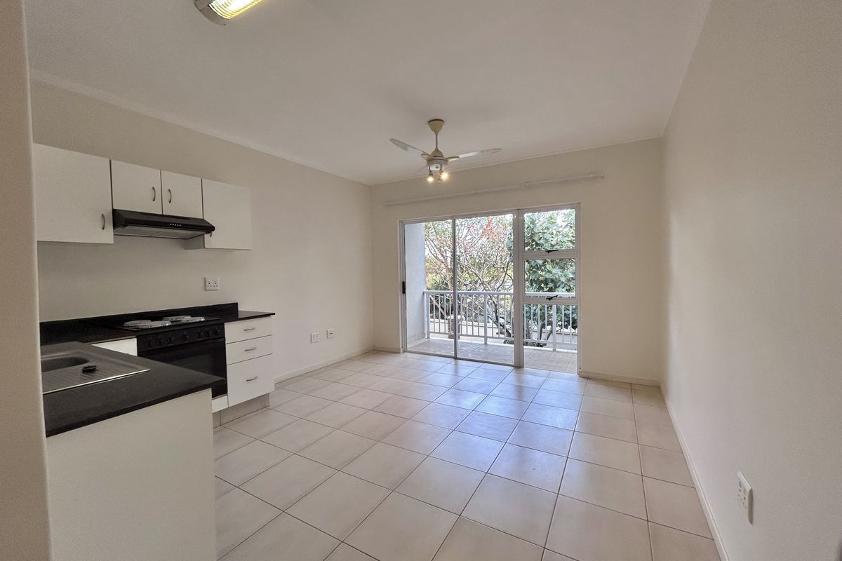 First Floor Apartment In Manor Estate - Photo 4