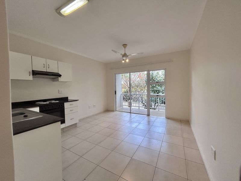 First Floor Apartment In Manor Estate - Photo 4