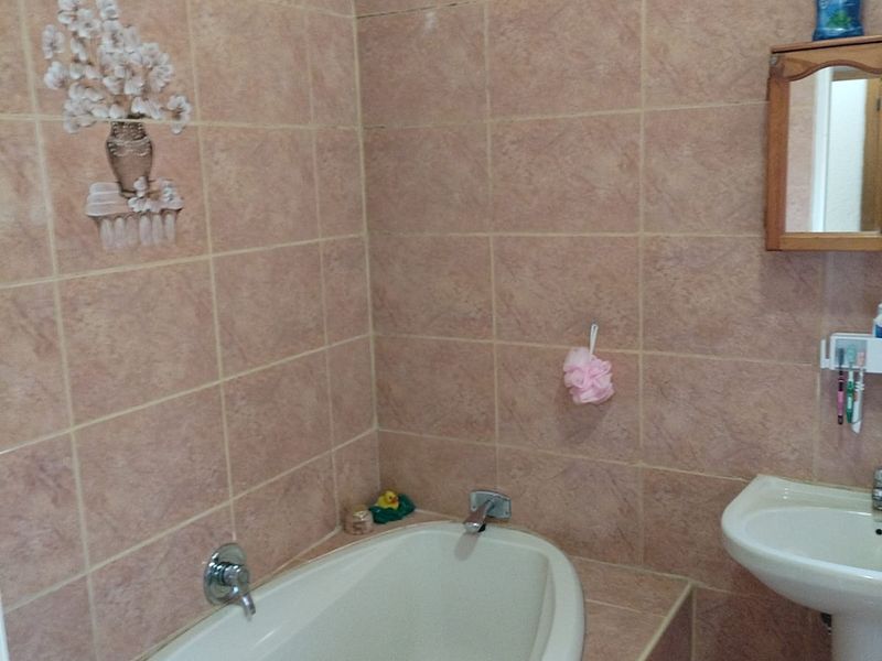 Stunning Family home in Bakerton - Photo 9