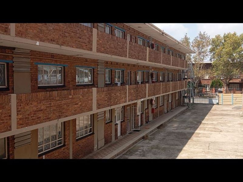 1st loor flat for sale - Photo 1