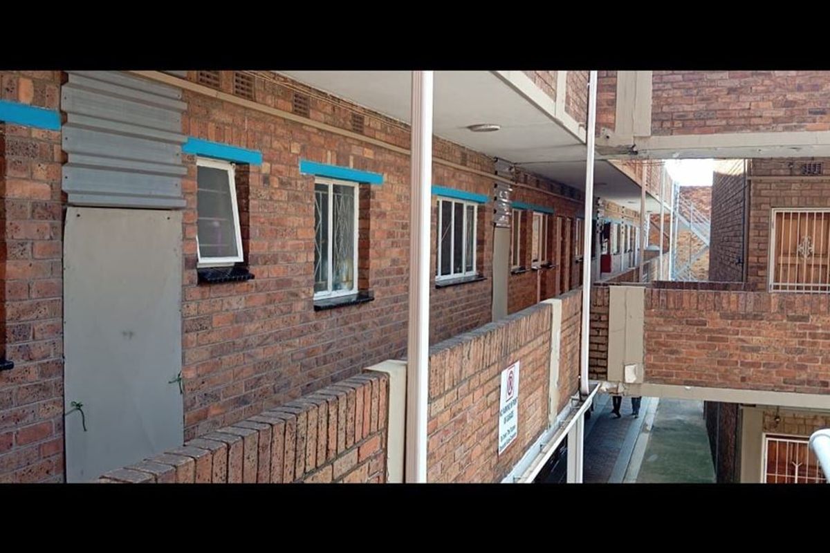 1st loor flat for sale - Photo 2