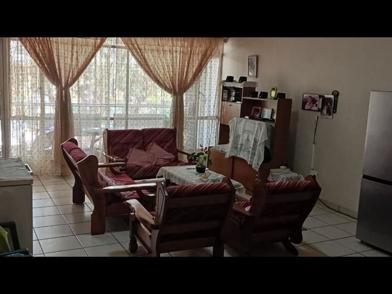 1st loor flat for sale - Photo 5