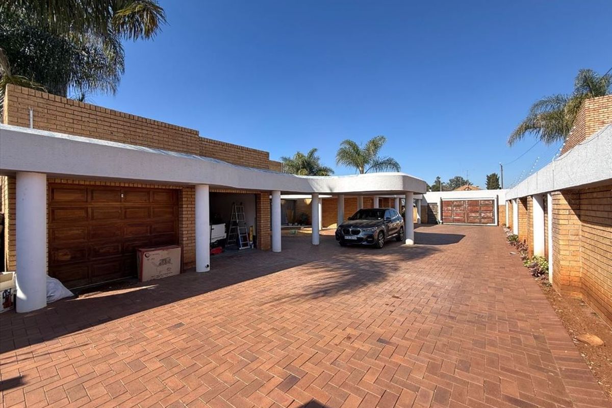 Beautiful double story house for sale - Photo 5