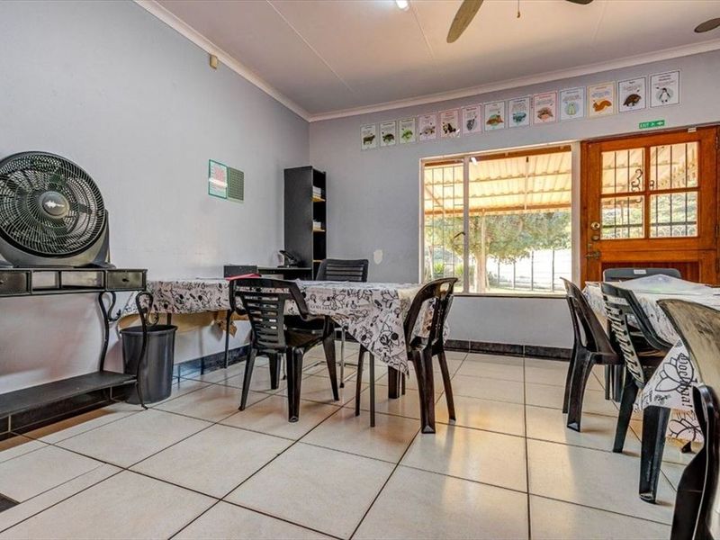 3 Bedroom family home with granny flat - Photo 1
