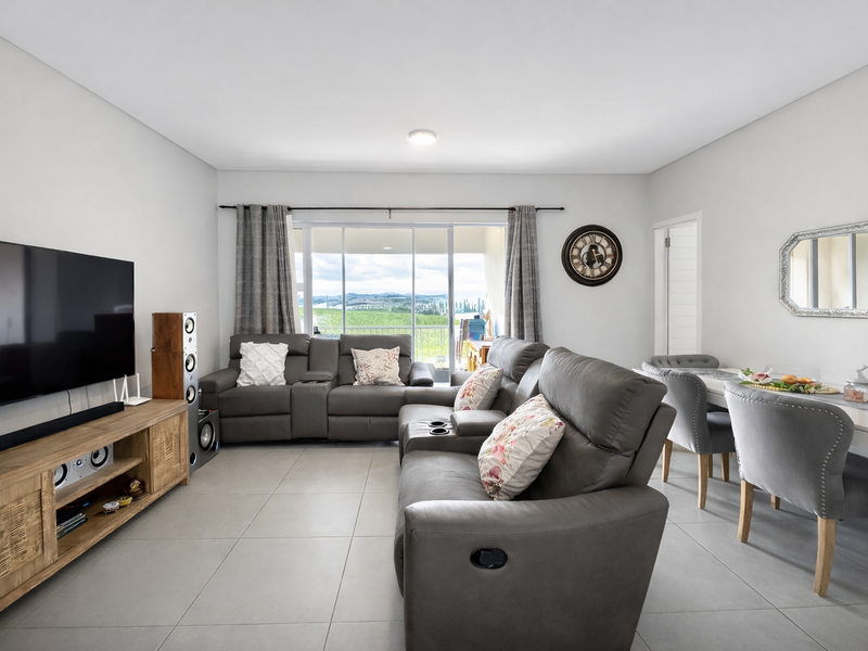 Top Floor Apartment In Manor Estate - Photo 7