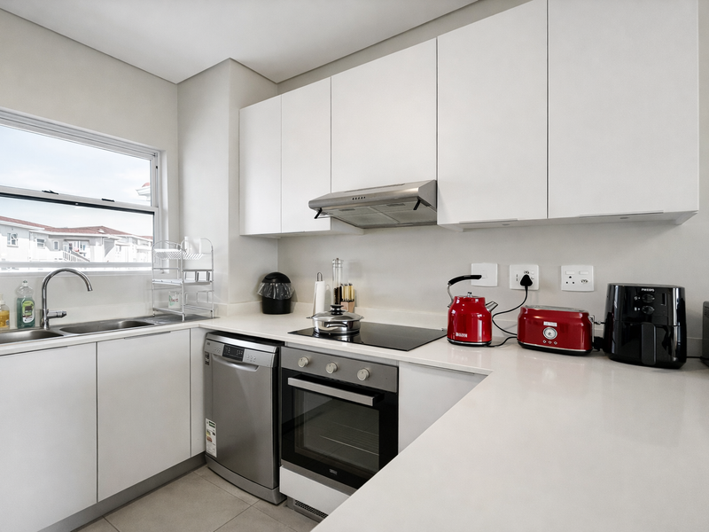 Top Floor Apartment In Manor Estate - Photo 6