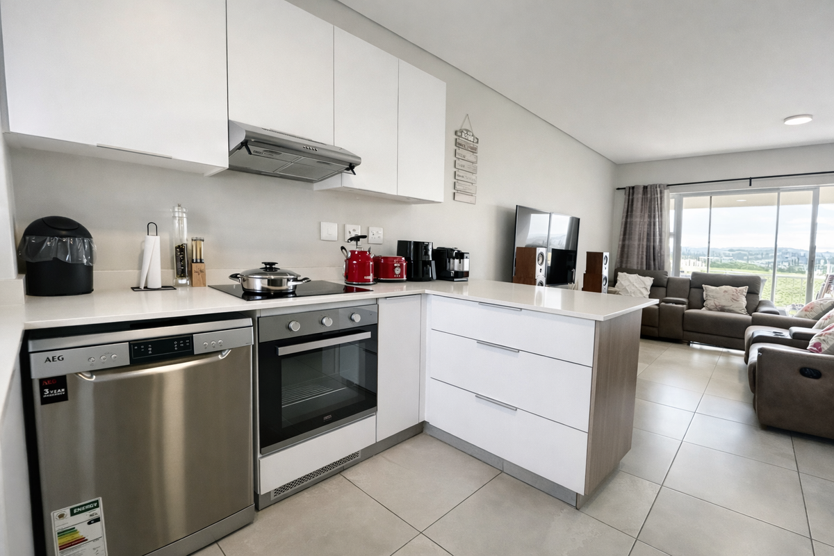 Top Floor Apartment In Manor Estate - Photo 5