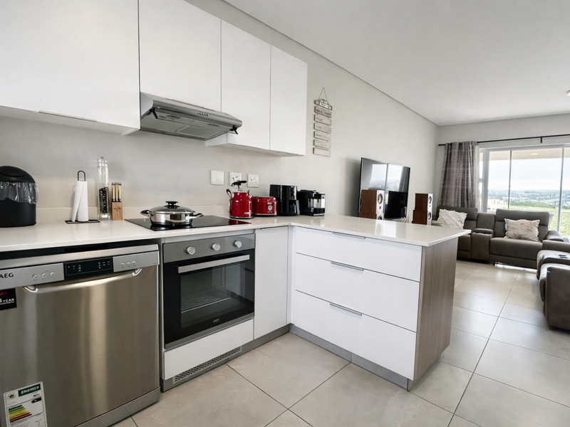 Top Floor Apartment In Manor Estate - Photo 5