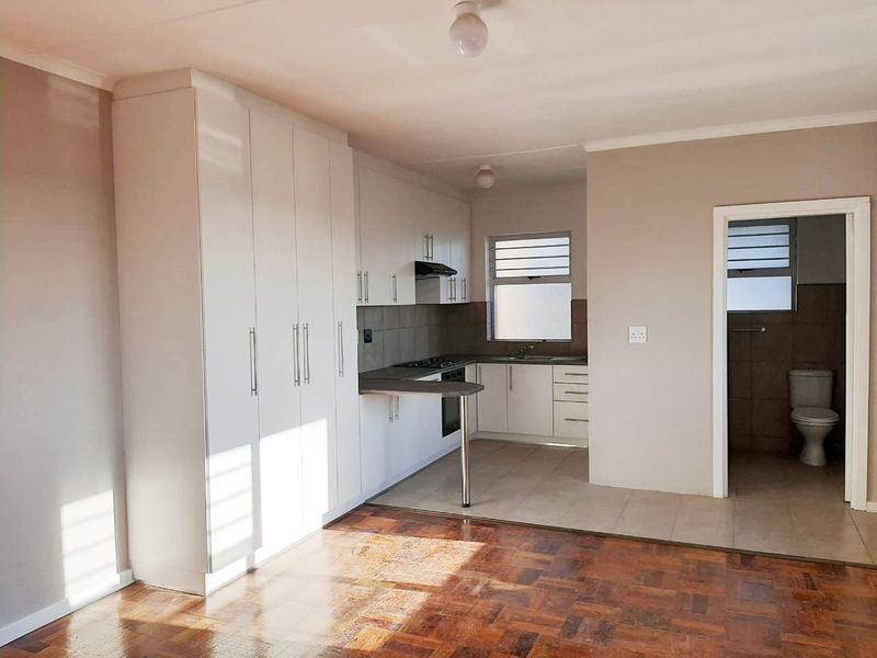 CENTRAL STUDIO / BACHELOR APARTMENT FOR RENT - Photo 2