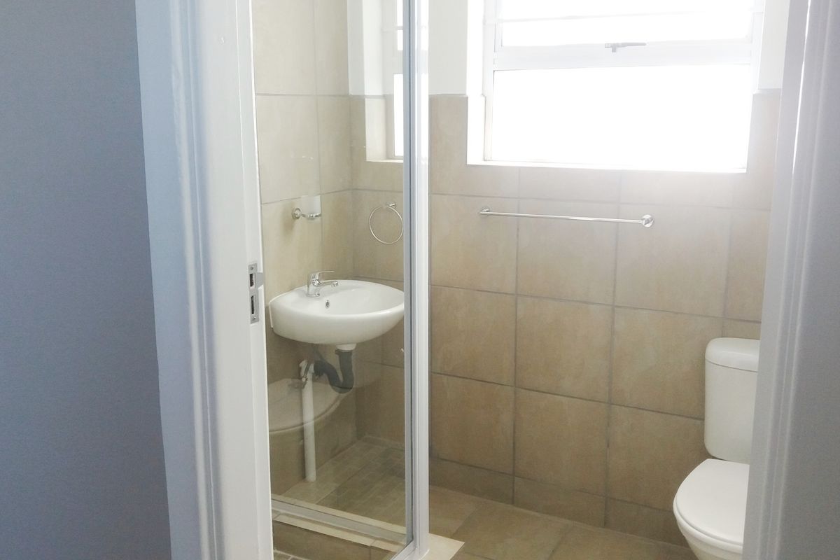 CENTRAL STUDIO / BACHELOR APARTMENT FOR RENT - Photo 4