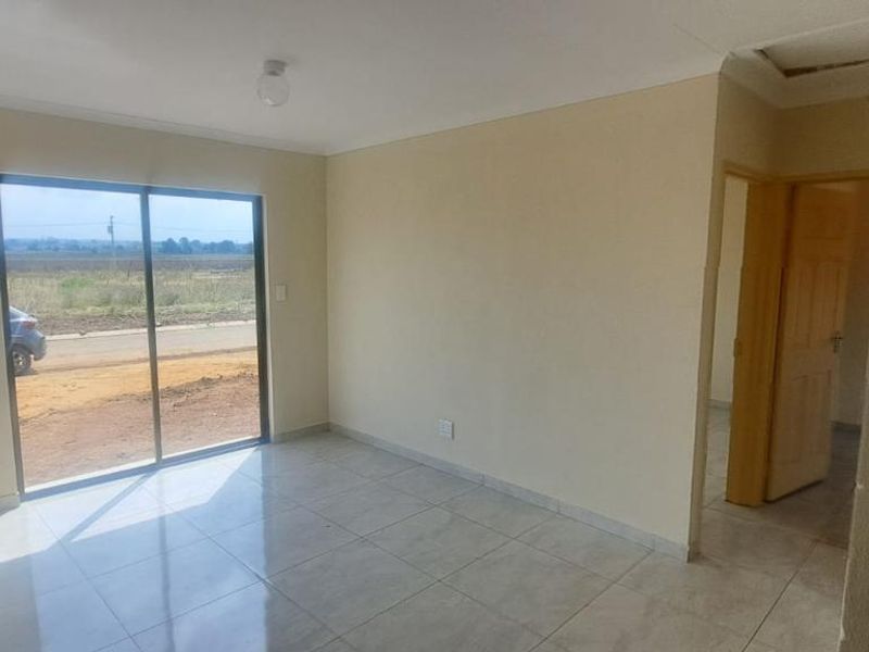 3 bedroom 2 bathroom in new develpment - Photo 3