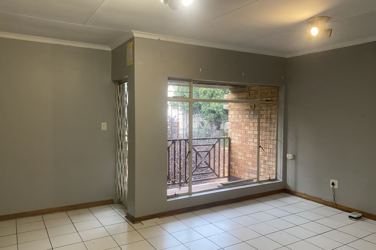 2 Bedroom Apartment - Photo 3