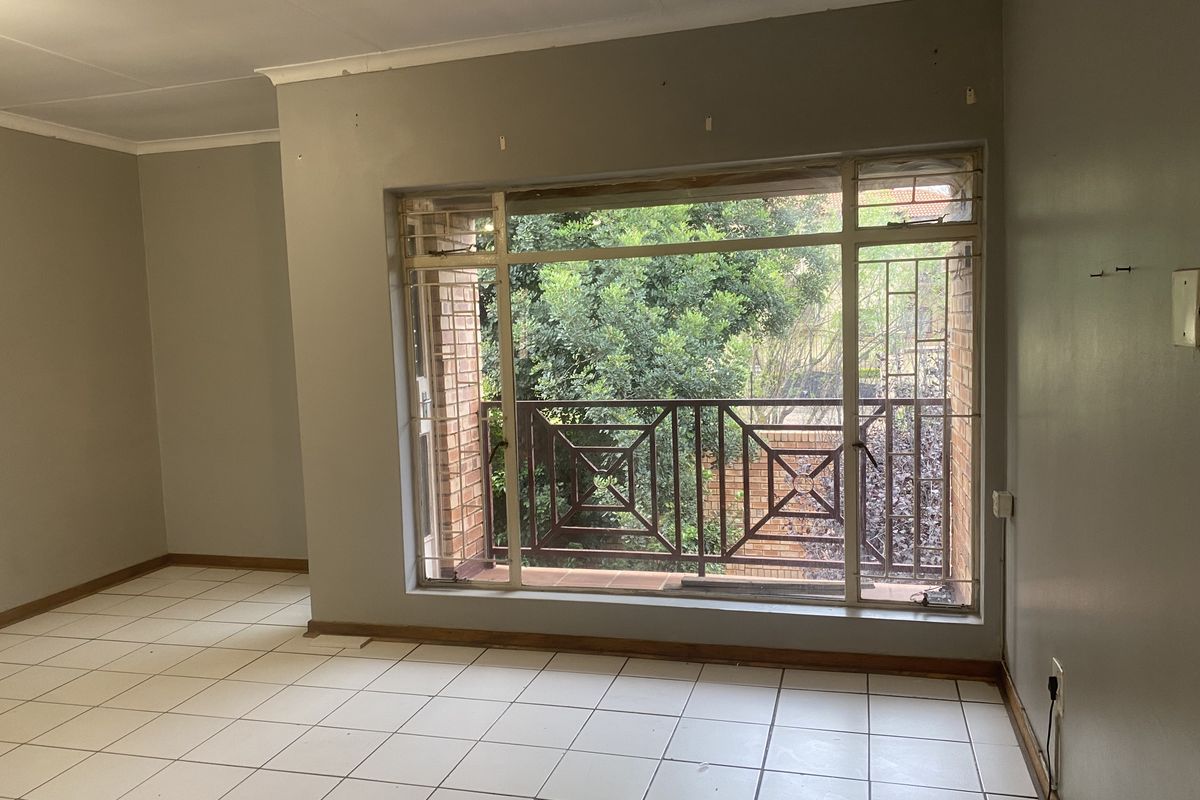 2 Bedroom Apartment - Photo 2