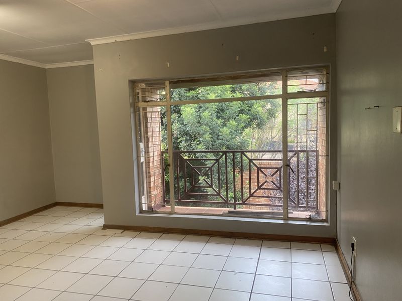 2 Bedroom Apartment - Photo 2