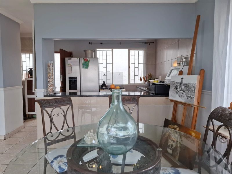 Rustic 3-Bedroom Family Home with Ocean Views and a Spacious Pet-Friendly Garden – Westbrook - Photo 6
